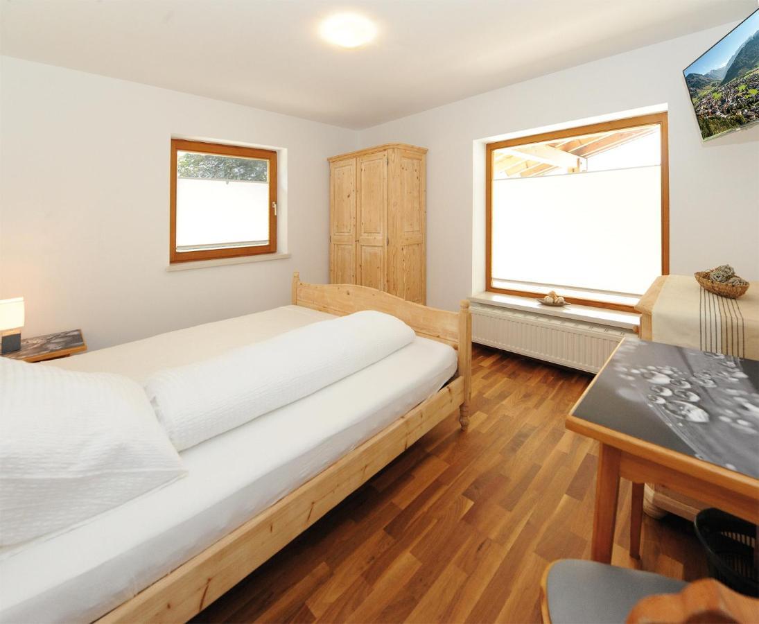 Chalet Gloria - Doppel- Und Mehrbettzimmer Брук-ан-дер-Гросглокнерштрасе Екстер'єр фото